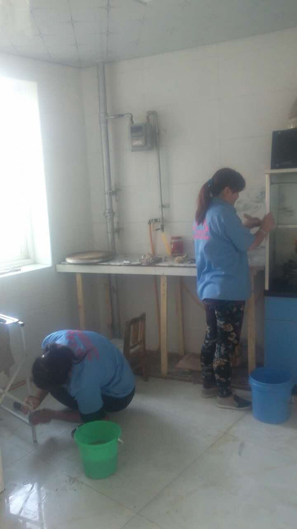 西固蘭馨花園40號樓張女士家保潔